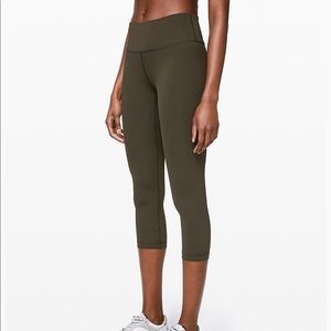 Lululemon wunder under crop